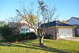 2927 Great Lakes Ave, Sugar Land, TX 77479 - Photo 2