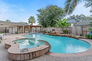 7414 Starbridge Dr, Houston, TX 77095 - Photo 2