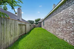 13326 Lake Chesdin Rd, Houston, TX 77044 - Photo 46