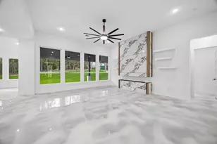 2405 W Greenbriar Dr, Huntsville, TX 77340 - Photo 8