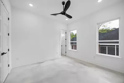 2405 W Green Briar Drive, Huntsville, TX 77340 - Photo 16