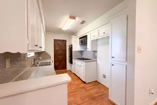 3506 Oxford Rd, Alvin, TX 77511 - Photo 6