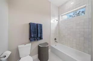 303 Queen Sude Ln, Houston, TX 77091 - Photo 14