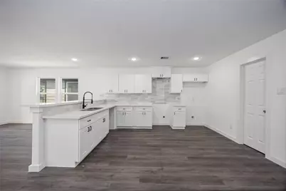 8412 Depriest Street, Houston, TX 77088 - Photo 10