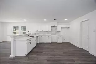 8412 De Priest St, Houston, TX 77088 - Photo 10