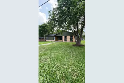 1604 Avenue P, Huntsville, TX 77340 - Photo 2