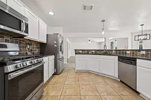 7203 Greenwood Point Dr, Cypress, TX 77433 - Photo 18