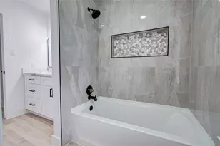 2211 S Mission Cir, Friendswood, TX 77546 - Photo 26