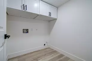 2211 S Mission Cir, Friendswood, TX 77546 - Photo 8