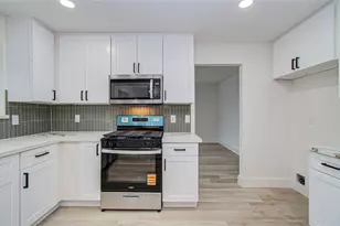 2211 S Mission Cir, Friendswood, TX 77546 - Photo 14