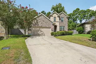 205 Elianne Lace Ct, Willis, TX 77318 - Photo 2