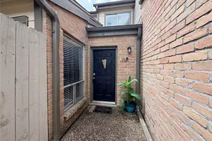 726 Country Pl Dr, Houston, TX 77079 - Photo 4