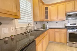 3738 Elizabeth Ct, Houston, TX 77025 - Photo 10