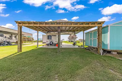 1306 Mabry Street, Gilchrist, TX 77617 - Photo 10