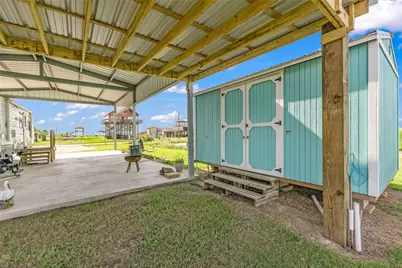 1306 Mabry Street, Gilchrist, TX 77617 - Photo 12