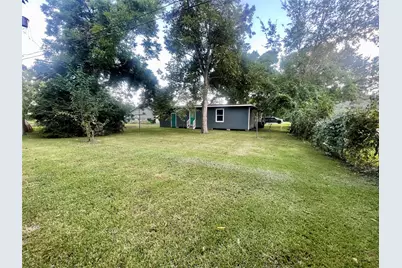 618 W Peach Street, Angleton, TX 77515 - Photo 18