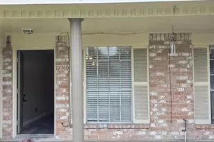 12738 Shannon Hills Dr, Houston, TX 77099 - Photo 4