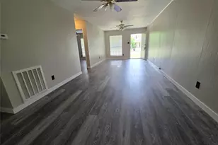 12738 Shannon Hills Dr, Houston, TX 77099 - Photo 14