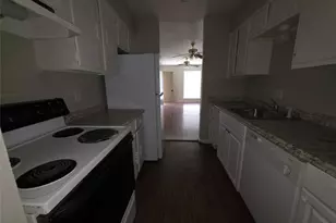 12738 Shannon Hills Dr, Houston, TX 77099 - Photo 16