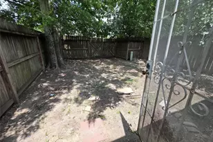 12738 Shannon Hills Dr, Houston, TX 77099 - Photo 28