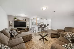 415 W Decherd St, Franklin, TX 77856 - Photo 4