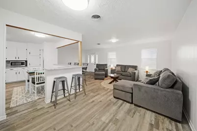 415 W Decherd Street, Franklin, TX 77856 - Photo 6