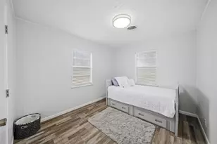 415 W Decherd St, Franklin, TX 77856 - Photo 14