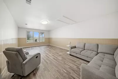415 W Decherd Street, Franklin, TX 77856 - Photo 20