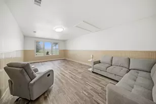 415 W Decherd St, Franklin, TX 77856 - Photo 20