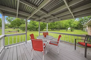 415 W Decherd St, Franklin, TX 77856 - Photo 22