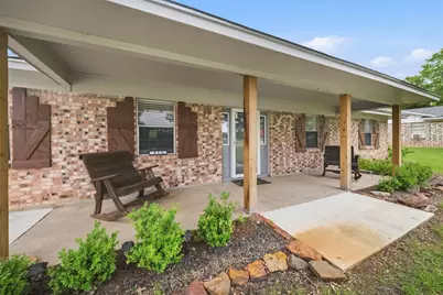 415 W Decherd Street, Franklin, TX 77856 - Photo 2