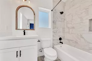 1035 W 24th St, Houston, TX 77008 - Photo 8