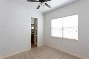 5743 Kiam St, Houston, TX 77007 - Photo 8