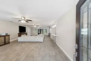 1718 Laurel Springs Ln, Kingwood, TX 77339 - Photo 4
