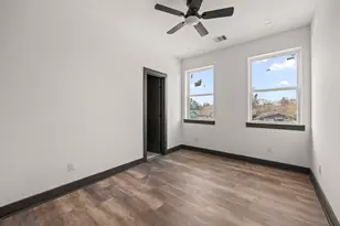 7818 Hanfro Ln, Houston, TX 77088 - Photo 8