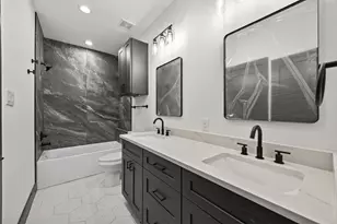 7818 Hanfro Ln, Houston, TX 77088 - Photo 16