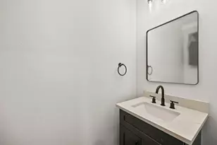 7818 Hanfro Ln, Houston, TX 77088 - Photo 8