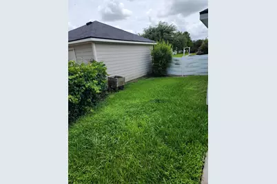 11929 Sanspereil Drive, Houston, TX 77047 - Photo 12
