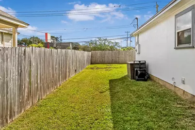 817 S 1st Street, La Porte, TX 77571 - Photo 40