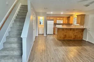 404 Peach St, Tomball, TX 77375 - Photo 4