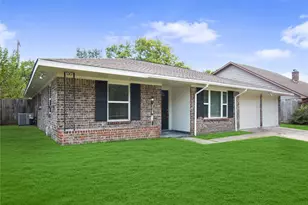 2005 S Savanna Ct S, League City, TX 77573 - Photo 2