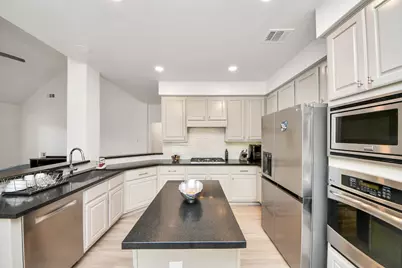 7130 Glenwood Drive, Sugar Land, TX 77479 - Photo 28
