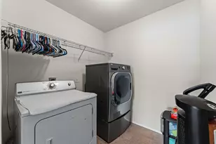 8703 Summerset Meadow Ct, Houston, TX 77075 - Photo 24