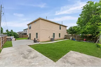 8703 Summerset Meadow Court, Houston, TX 77075 - Photo 26
