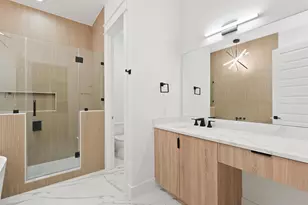 6633 - 6631 Katarani Dr, Houston, TX 77091 - Photo 20