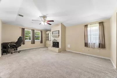 425 S Brownell Street, La Porte, TX 77571 - Photo 4