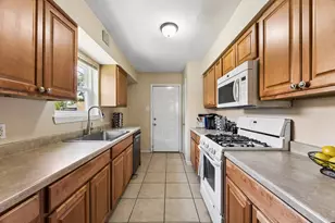 425 S Brownell St, La Porte, TX 77571 - Photo 12