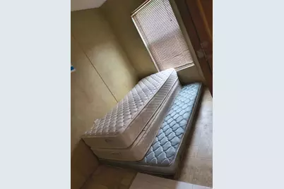 613 Troy Street, Anahuac, TX 77514 - Photo 8