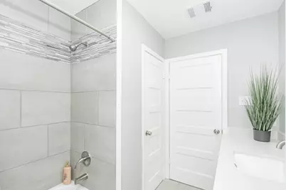 1102 45th Street, Galveston, TX 77550 - Photo 18