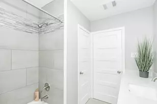 1102 45th St, Galveston, TX 77550 - Photo 18